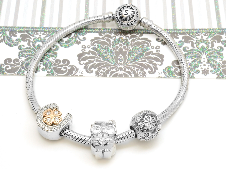 Náramek pro studenty